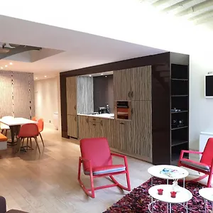 https://beautiful-duplex-in-the-center-of.fr-paris.fr