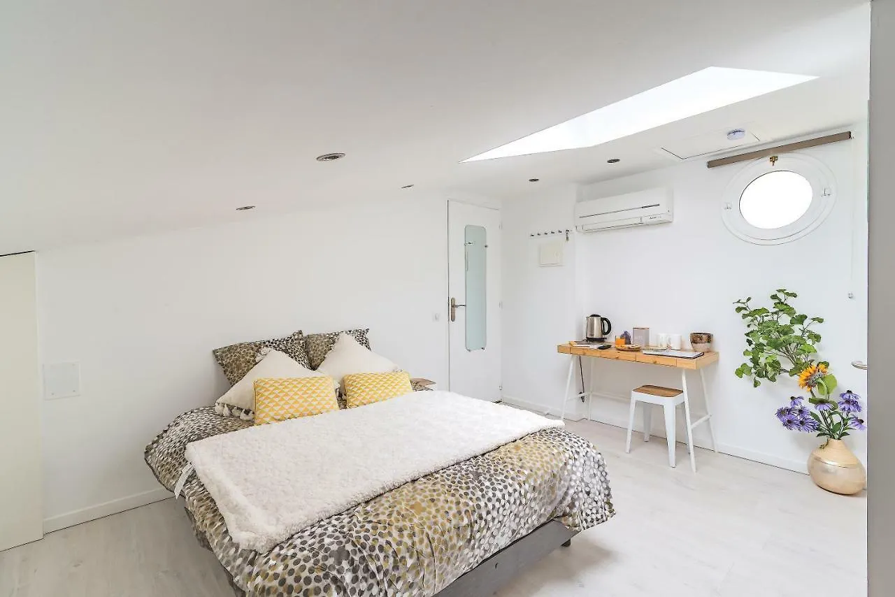 Chambre Et Appartements Entre Le Pont D Avignon Et Le Palais Des Papes 0*,  فرنسا