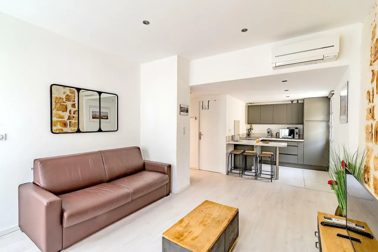 شقة Chambre Et Appartements Entre Le Pont D Avignon Et Le Palais Des Papes